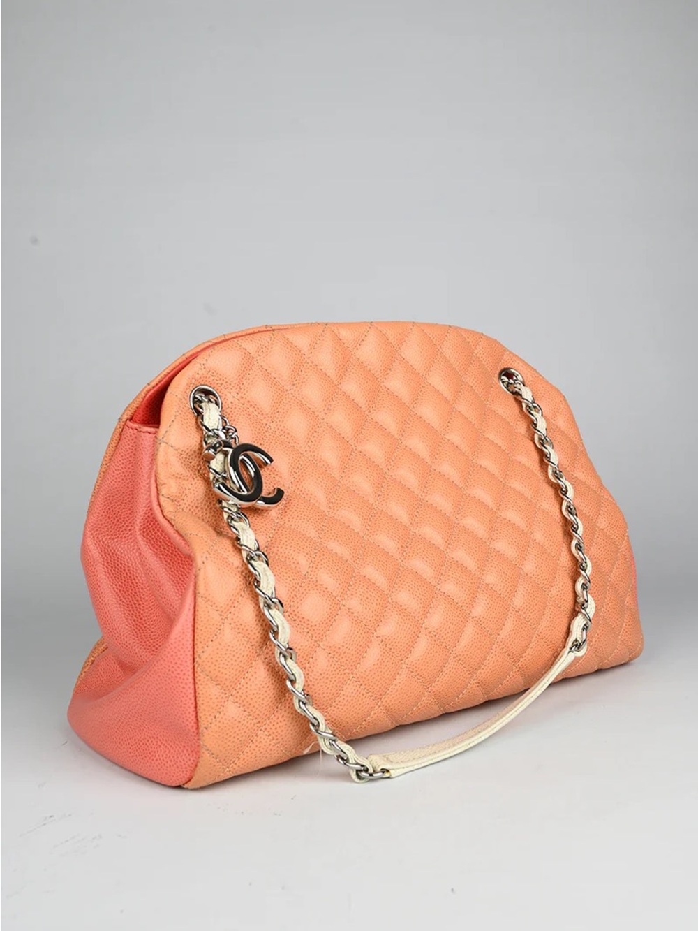 Chanel CaviarTote🔥🔥100% Authentic/ Tri-color 🧡🩷🤍Cruise Collection/ Full set
